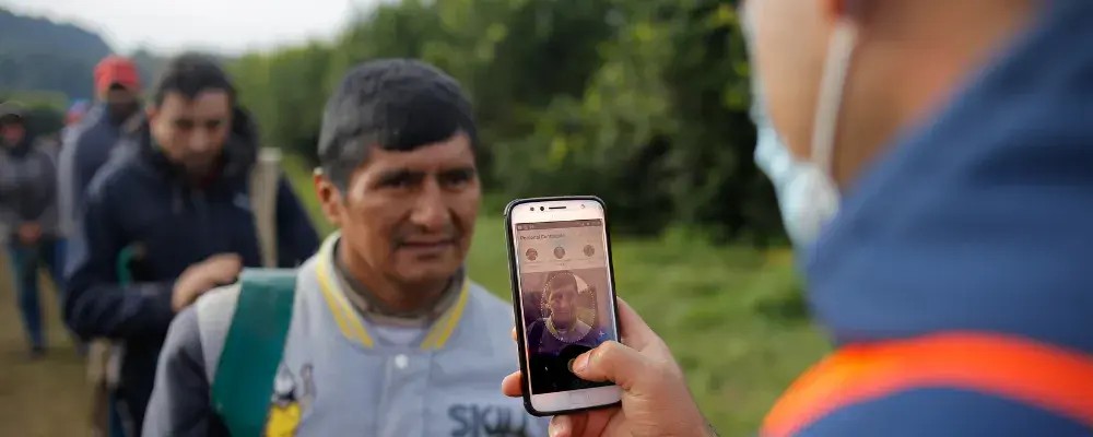 Beneficios de la biometría facial en dispositivos móviles